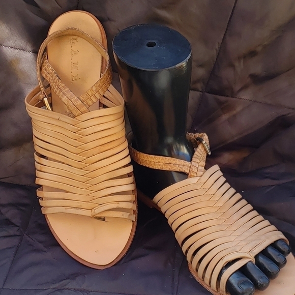 L.A.M.B.beige‎ leather strappy thong sandals - Picture 6 of 9